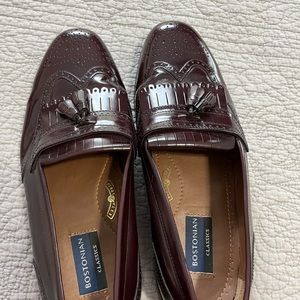 Size 12 M mens Bostonian dress shoes